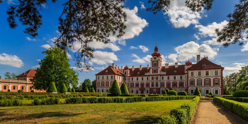 Замок в Мнихово-Градиште, заповедник Чешский Рай