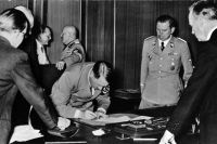 Подписание Мюнхенского соглашения. Адольф Гитлер.