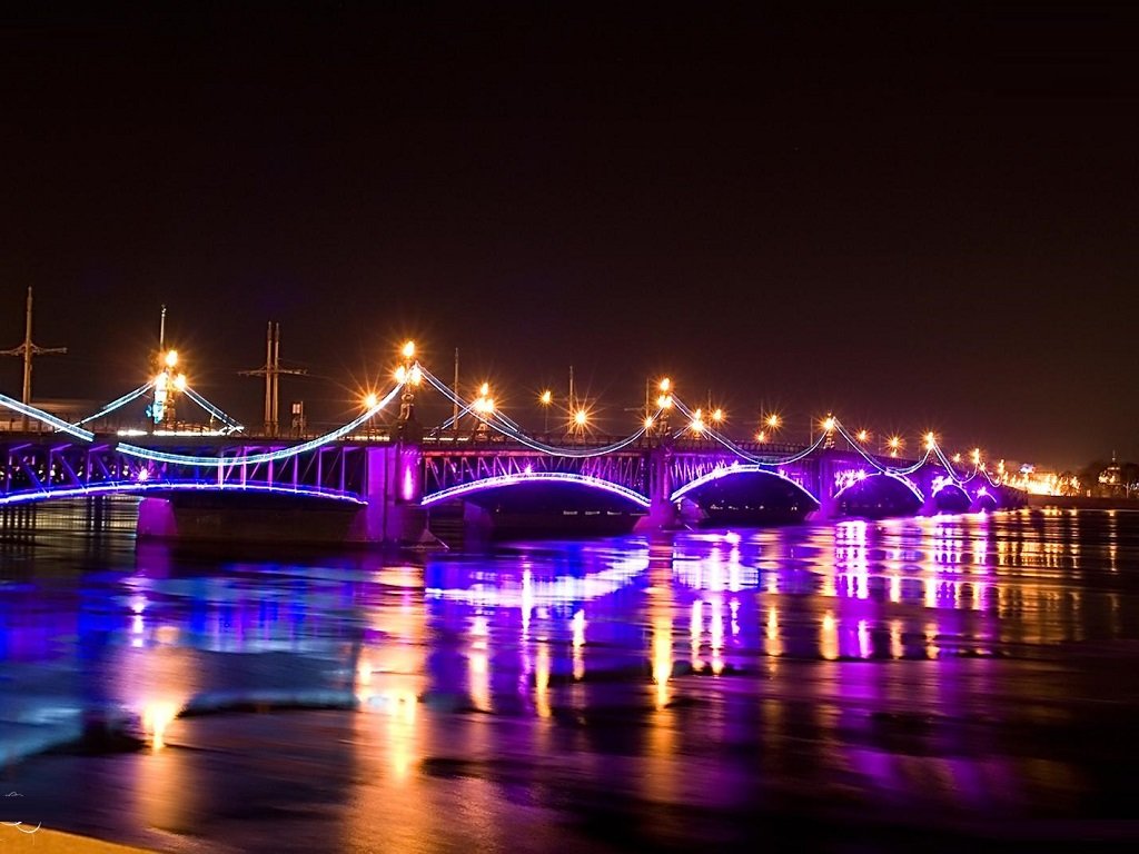 фотография подсветки Дворцового моста в Питере