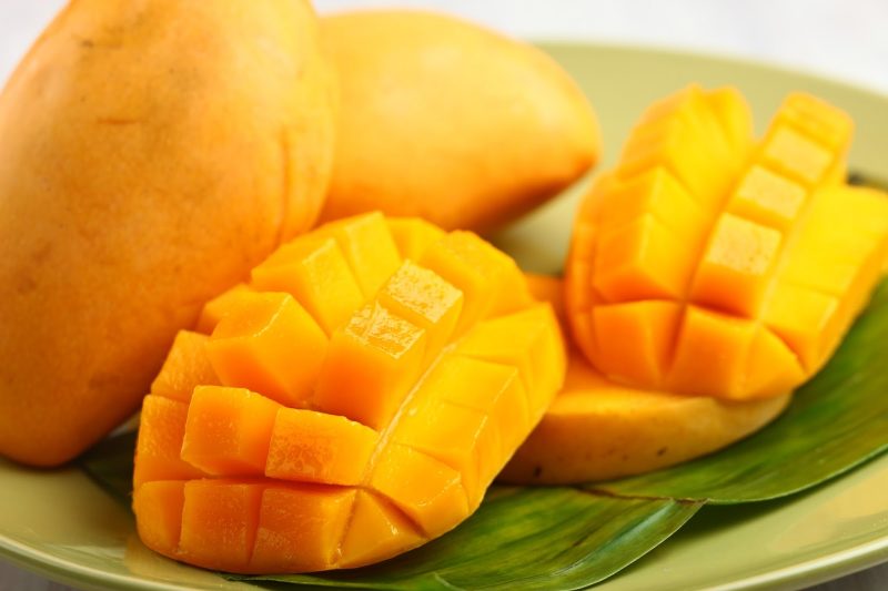 Манго фрукт, все о нем: полезные свойства, как правильно кушать манго - способы, как определить спелость и какие есть сорта