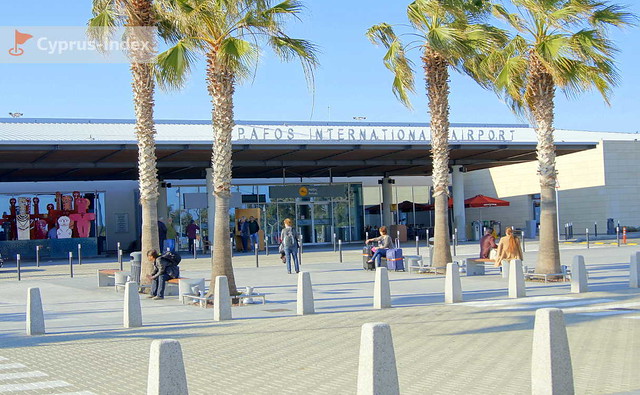 Главный вход в Аэропорт Пафос, Кипр