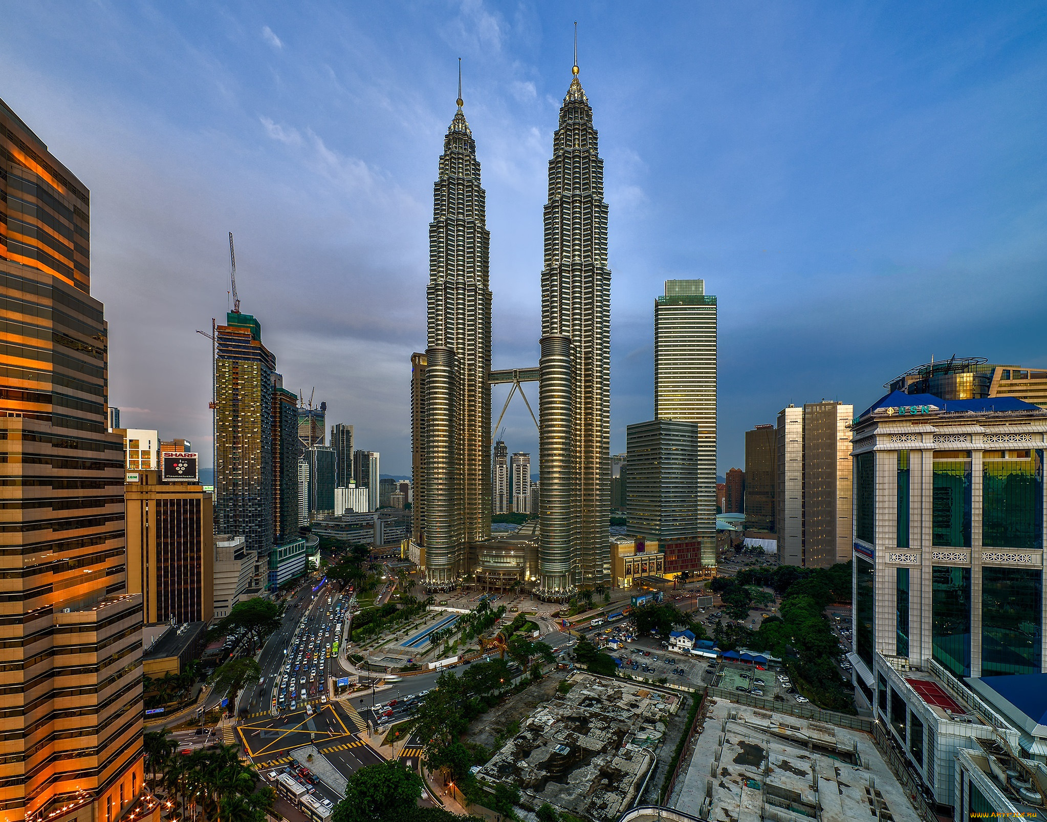 Kl tower. Башни Петронас Малайзия. Башни Близнецы Петронас в Малайзии. Твин Тауэрс Малайзия. Петронас Куала Лумпур.