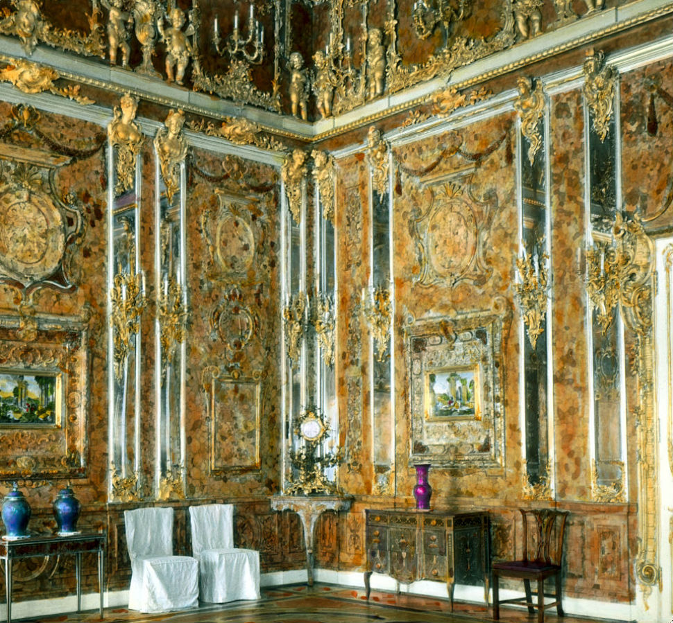 Catherine Palace - interior Amber Room.jpg