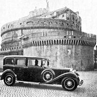 1930 год Мерседес-Бенц Папы Римского у замка Святого Ангела