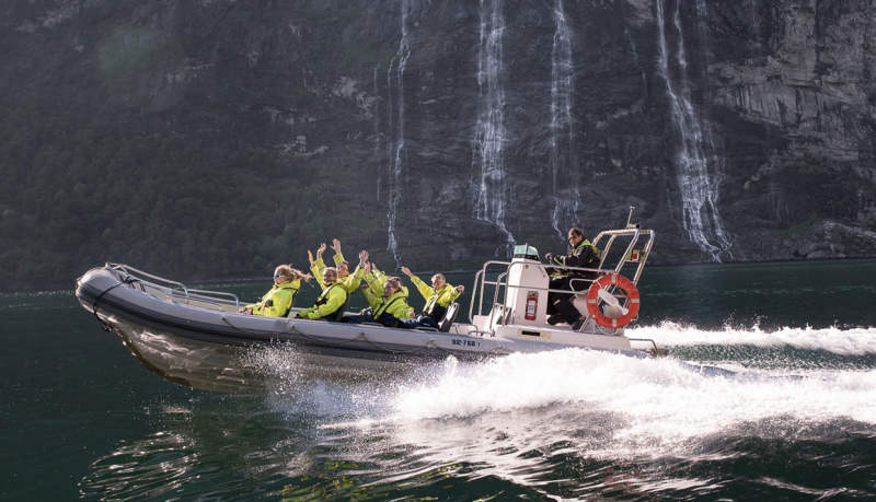 Прогулка на надувном RIB boat по Гейрангер фьорду Рафтинг-сафари на надувном RIB boat