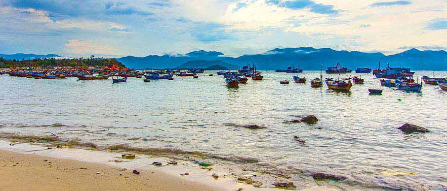 nha-trang-fisherman-boats