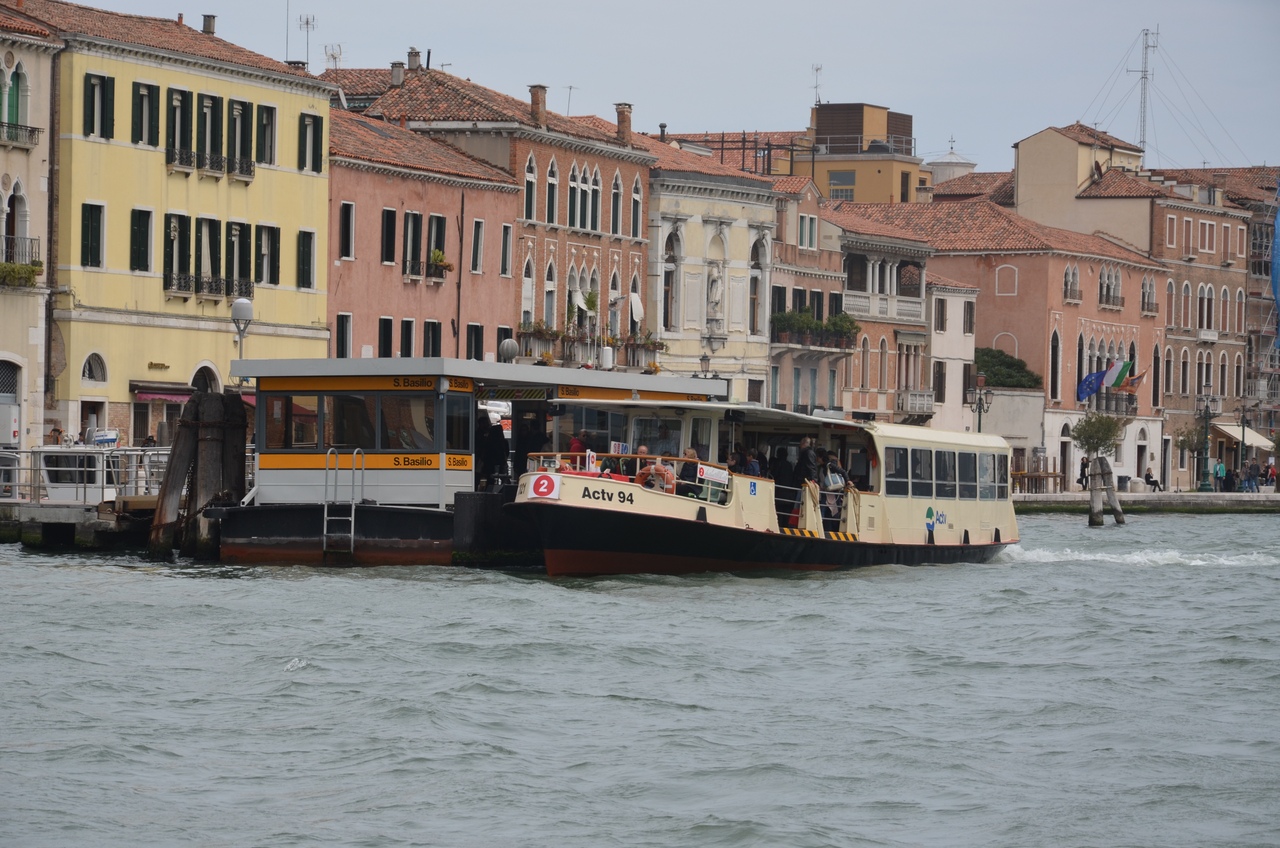 0vLi08uWQOM Венеция — один из самых романтичных уголков мира.