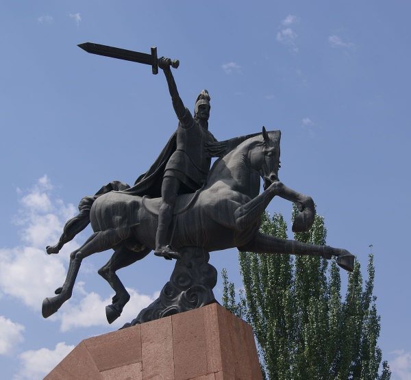 Памятник Вардану Мамикояну
