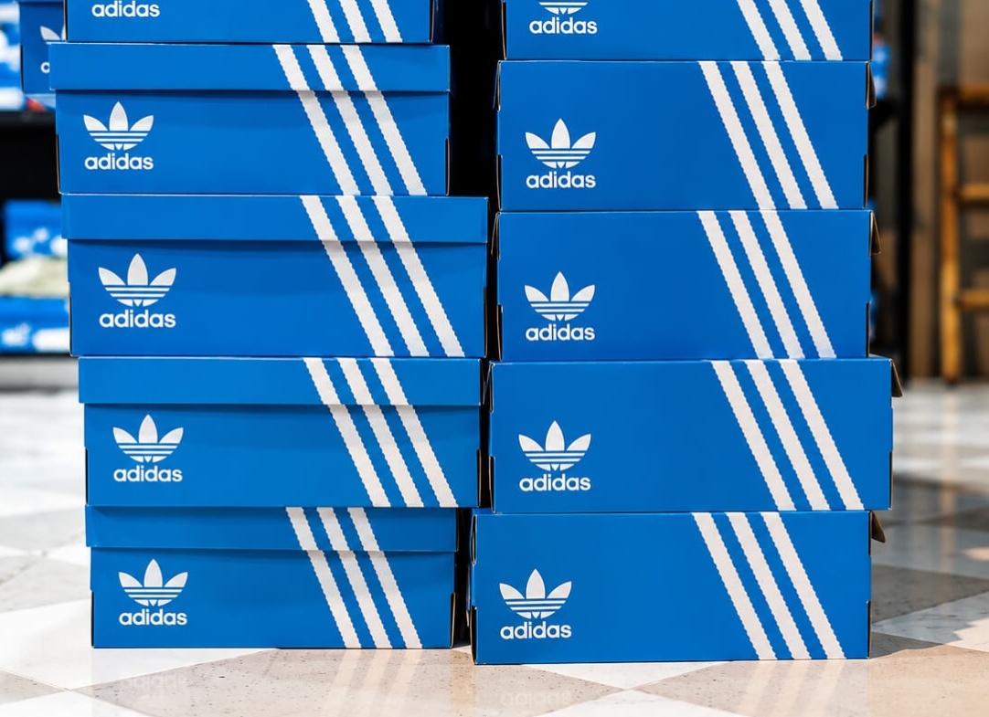 В России можно найти adidas и Nike? Почему спортивные вещи так дорожают?</p>
<p>Объясняет создатель перчаток Акинфеева
